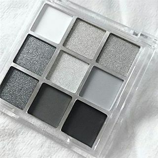 Палетка теней Smokey Eyeshadow Palette 