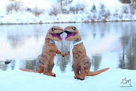 Фотографии помолвки T-Rex